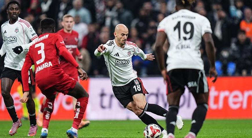 Beşiktaş taraftarından istifa sesleri Sergen Yalçına tepki