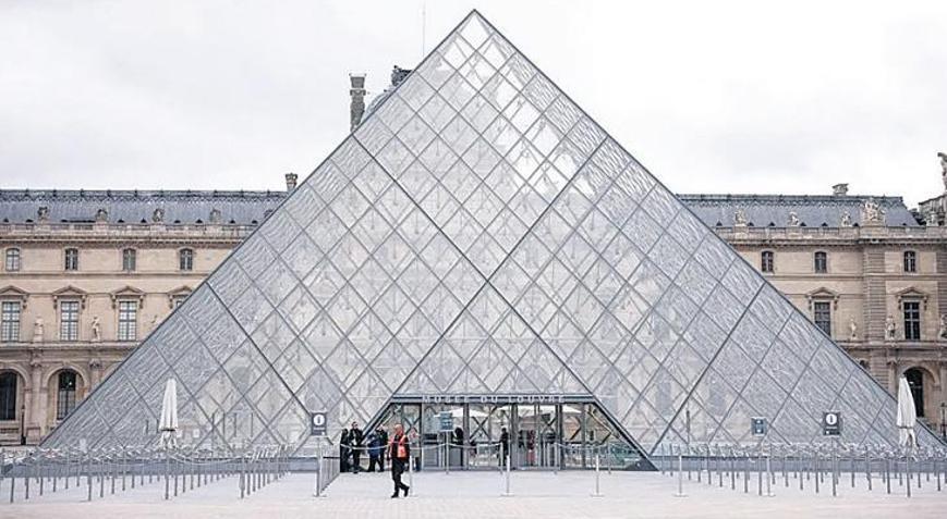 Louvre’da sular durulmuyor