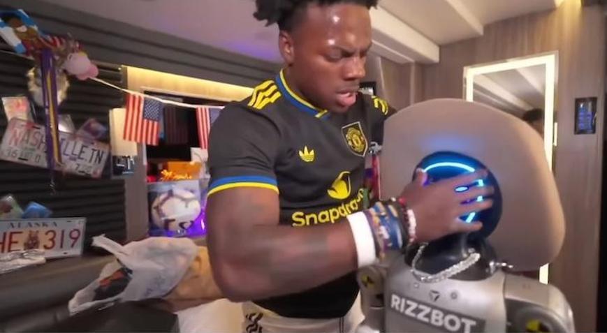 İnsansı robotu tokatlayan ünlü Youtuber’a dava açıldı