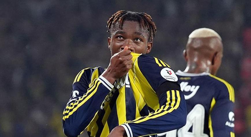 Fenerbahçe'de Dorgeles Nene'den pozisyon cevabı! - Fenerbahçe - Spor Haberleri