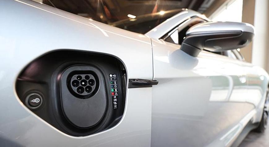 Dünyada bu yıl elektrikli araç satışları arttı