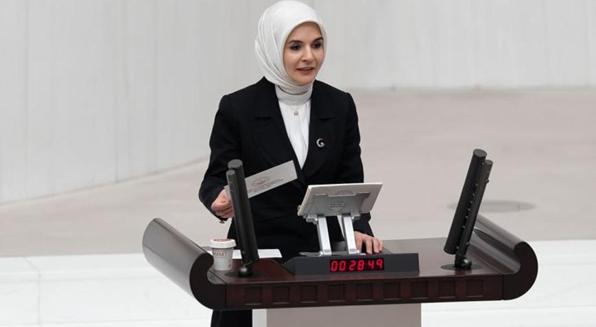 Bakan Göktaş, doğum izinlerini uzatacak teklifi yakında meclise sunacaklarını duyurdu
