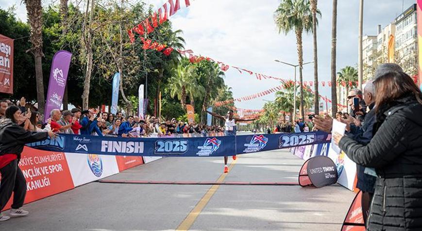 7. Uluslararası Mersin Maratonu koşuldu Atlet Vitalis Kibiwottten rekor