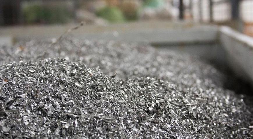 Japonyada alüminyum stokları geriledi