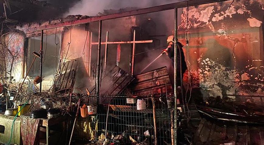 Edirne’de çiftlik kül oldu Milyonluk tarım araçları yandı