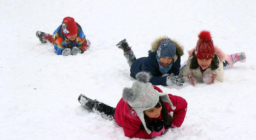 Eğitime kar engeli Bir kentte okullar tatil edildi