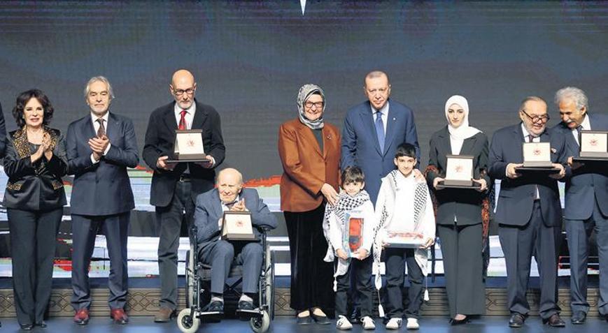 Eğilmeden, dimdik Gazze’nin yanındayız