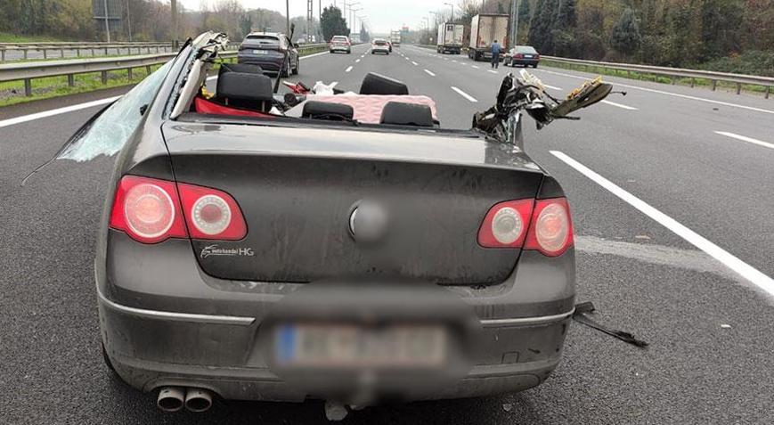 Çekiciye çarpan otomobil kağıt gibi ezildi 1 kişi feci şekilde can verdi