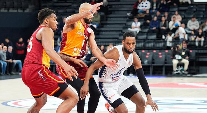 Anadolu Efes, Galatasarayı mağlup etti Ligde 5 maç sonra gelen galibiyet