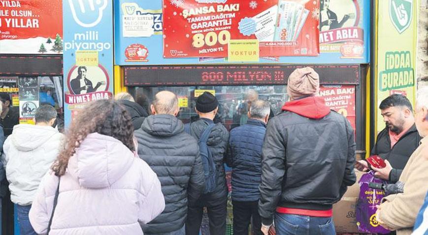 Nimet Abla gişesinde bilet kuyruğu uzadı