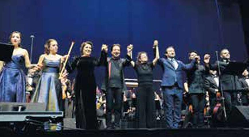 Mozart ve Mevlânâ müziğin zamansızlığında kucaklaştı