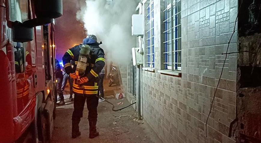 Bursada apartman deposunda yangın