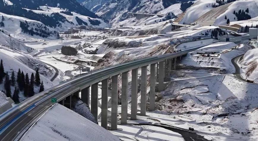 3 saatlik yol 20 dakikaya indi, dünya rekoru geldi İpek Yolunda yeryüzünün en uzun tüneli açıldı
