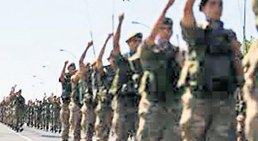 Askerler parasızlıktan izne bile çıkmıyor