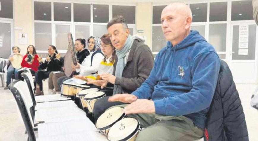 Aydın’da vatandaşlar sanatla buluşuyor