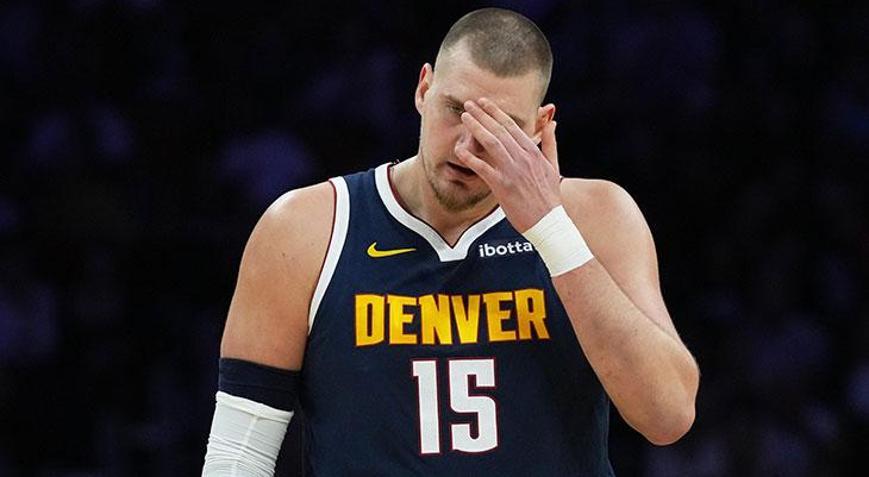 Nikola Jokicin parkelerden ne kadar süre uzak kalacağı belli oldu