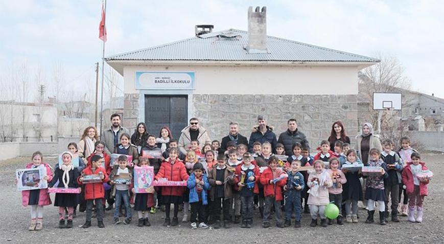 Çocukların dileği gönüllü çalışanlar ile gerçek oluyor