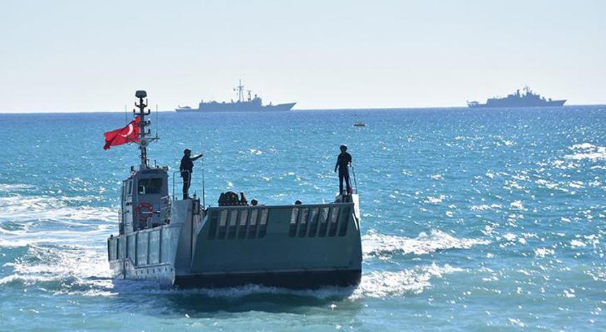 Doğu Akdeniz barut fıçısına döndü diyerek duyurdular Türkiye köşeye sıkıştırıyor, gözümüzü dört açmalıyız