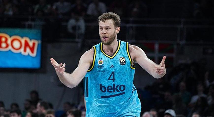 Fenerbahçe Beko son çeyrekte açıldı, deplasmanda Baskoniayı mağlup etti