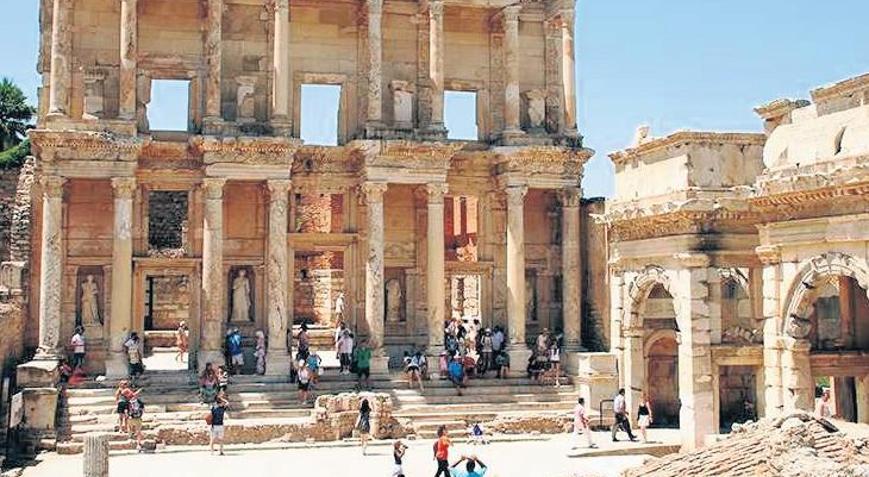 Zirvede yine Efes var