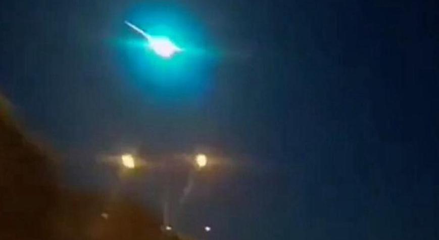 Malatyada gökyüzünde süzülen parlak ışık heyecan yarattı