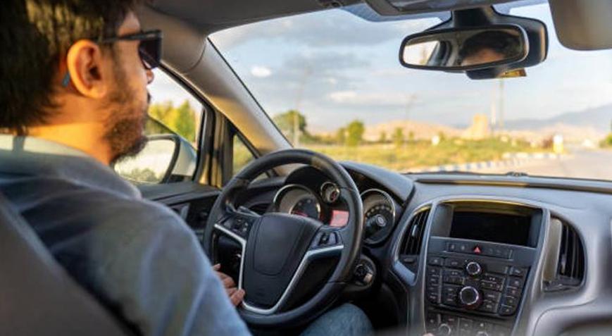 Uzmanlar uyardı: Kışın bu eşyaları sakın arabada bırakmayın Tehlike saçıyor