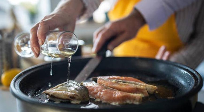 Balık pişti, koku kaldı derdine son Evdeki balık kokusu böyle yok oluyor