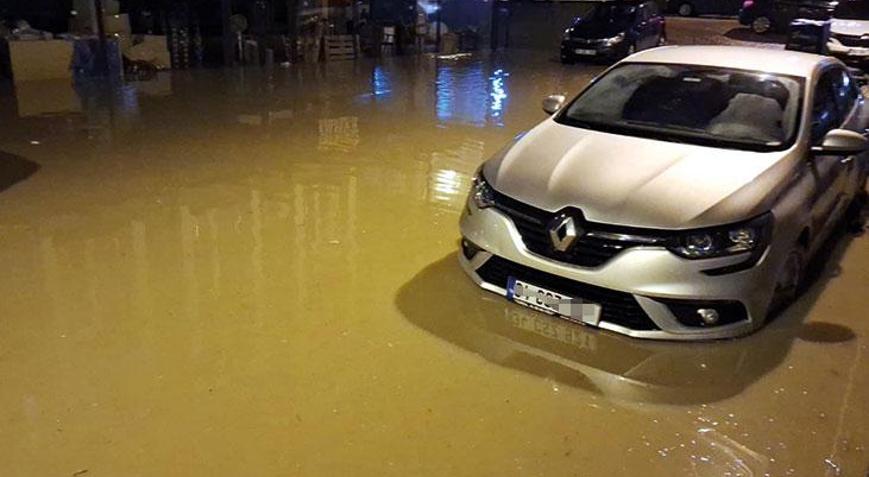 Edirne ve Kırklarelide sağanak nedeniyle su baskınları yaşandı