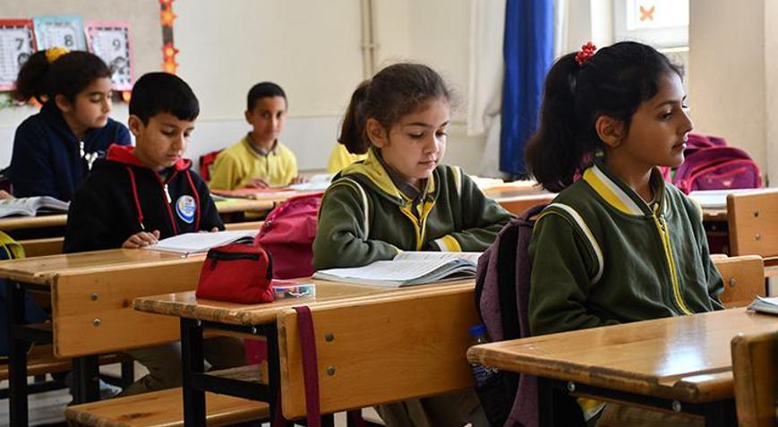 Eğitime fırtına engeli 5 okulda yarın ders zili çalmayacak