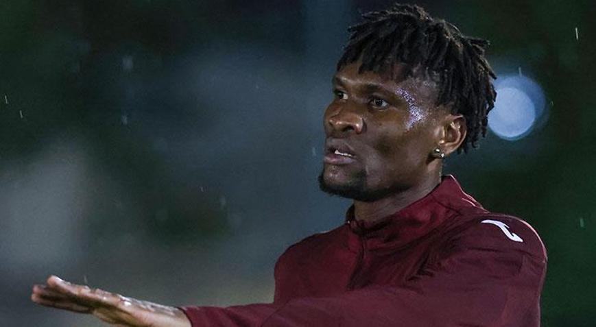 Trabzonsporda Nwaiwu takımla ilk antrenmanına çıktı.