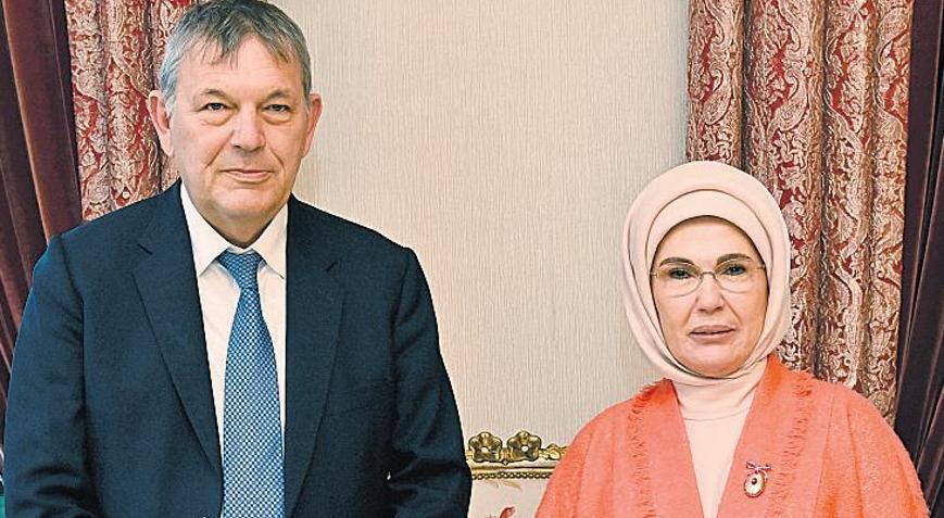 Emine Erdoğan, Lazzarini ile görüştü