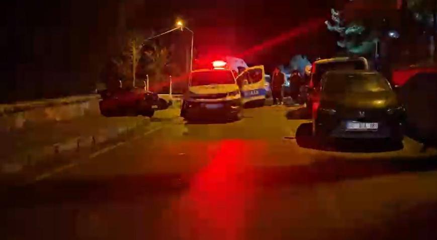 Alacak kavgasında arkadaşını bıçakladı; 1 yaralı, 3 gözaltı