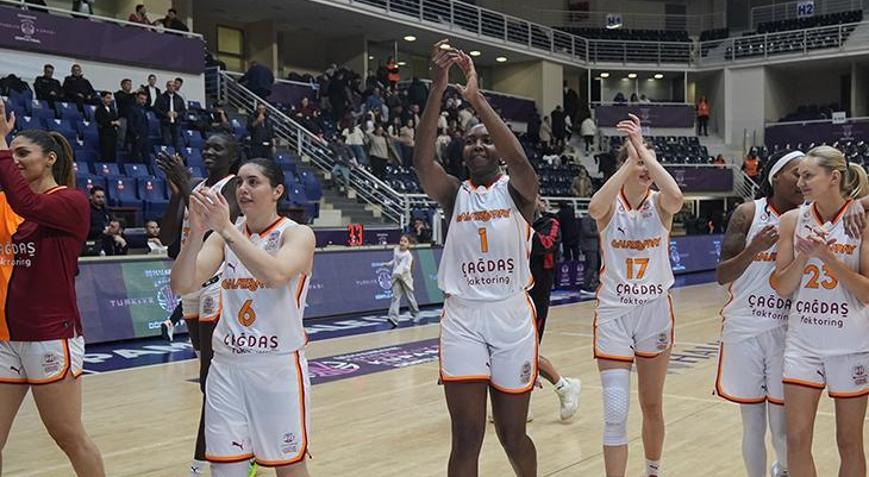 Galatasaray kazandı Basketbolda kupada derbi heyecanı