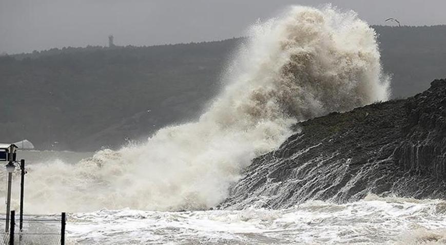 İstanbul Valiliğinden fırtına uyarısı Şiddeti 90 kmyi bulacak
