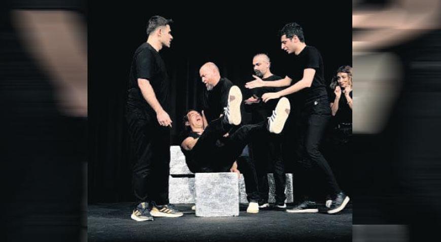 Onlardan oynaması, sizden gülmesi