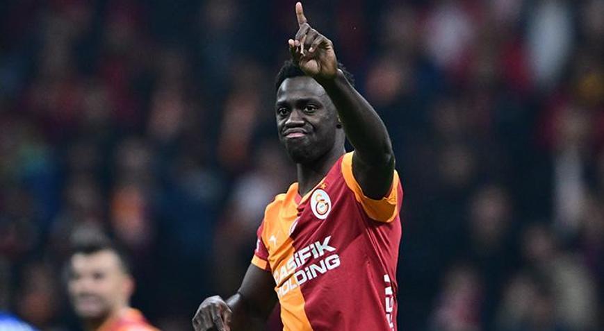 Galatasarayda Davinson Sanchez dalya dedi
