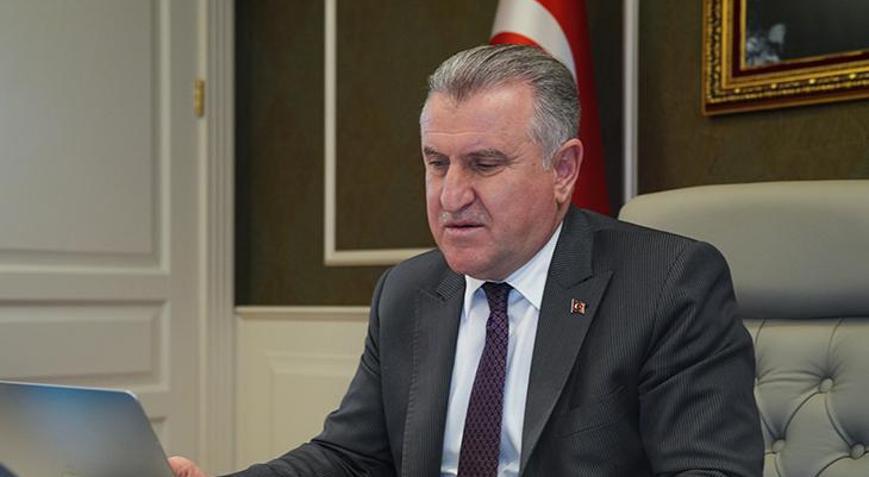 Bakan Osman Aşkın Bak Süper Kupa Şampiyonu Fenerbahçe’yi tebrik etti