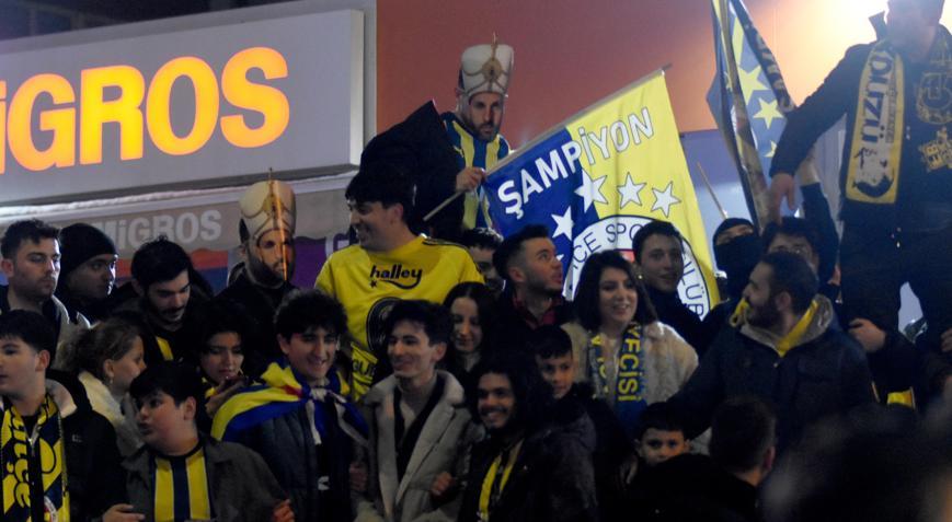Kayseri’de Fenerbahçe taraftarları Süper Kupayı kutladı