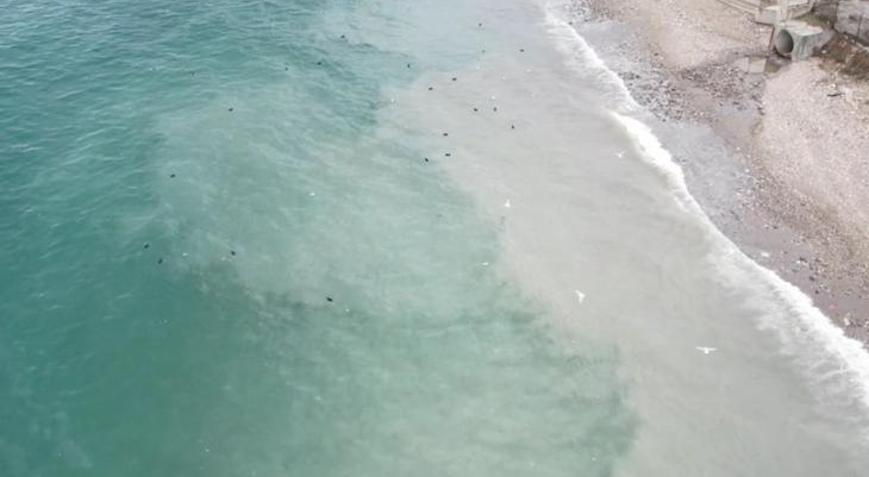 İstanbulda kötü koku tedirgin etti Denizdeki renk değişimi havadan görüntülendi