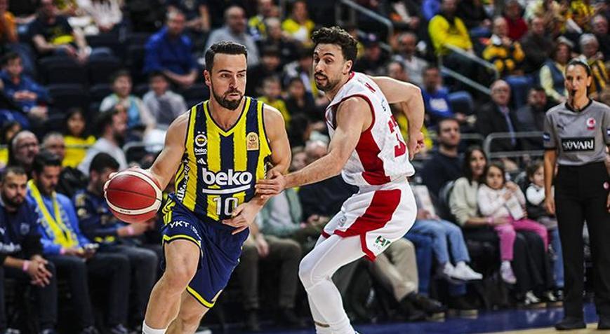 Fenerbahçe evinde hata yapmadı ve zirveye yükseldi