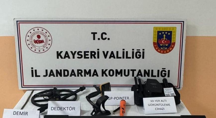 Kayseri’de kaçak kazıya 3 gözaltı