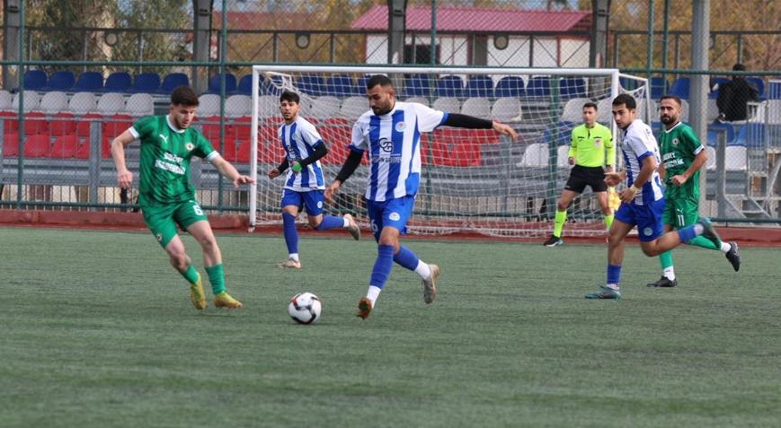 Akdeniz Belediye Spor yoluna kazanarak devam ediyor