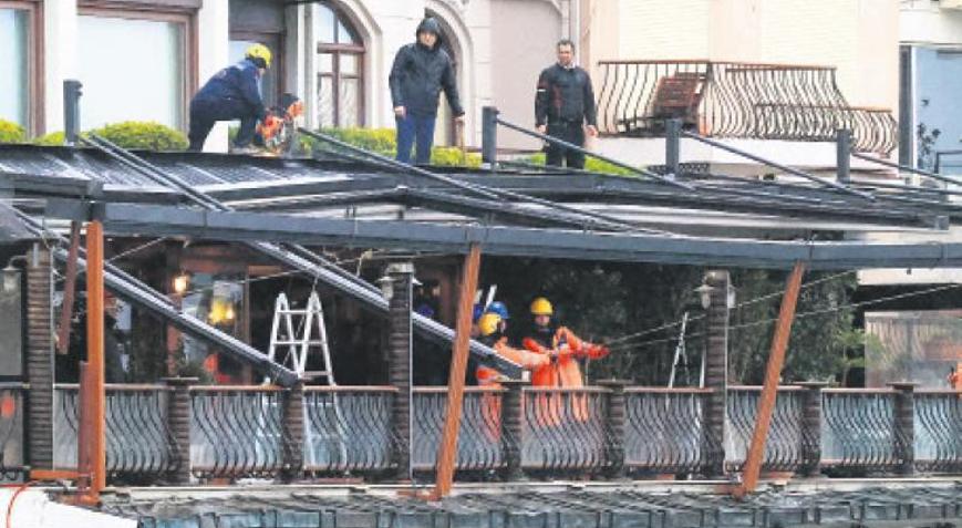 ‘Gizli oda’sı olan Bebek Oteli’nde yıkım