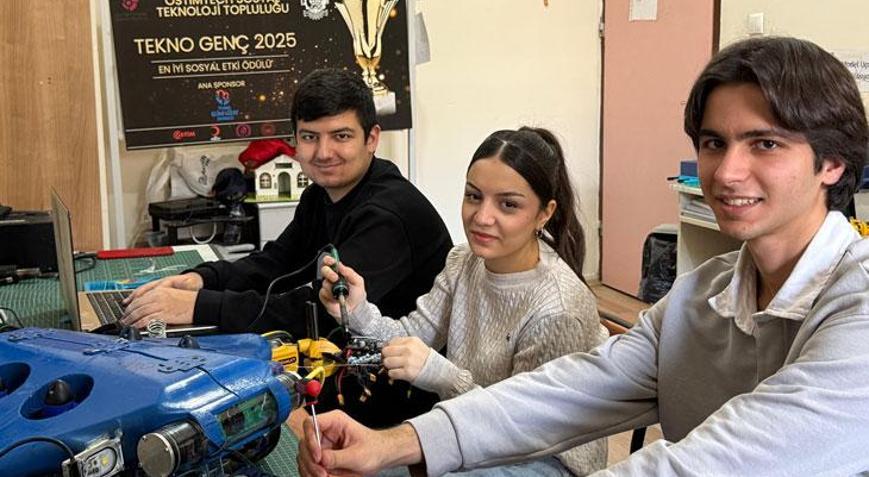 Yaptıkları su altı aracıyla TEKNOFESTte ödül aldılar