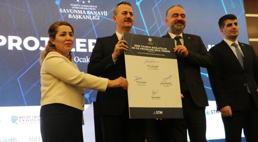 Savunma sanayiinde 14 Ar-Ge projesi için imzalar atıldı