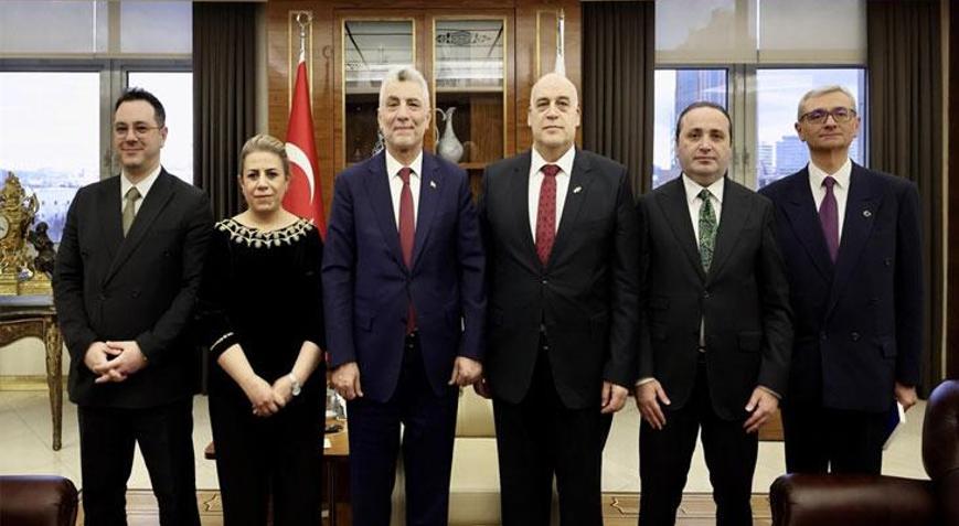 Bakan Bolat, büyükelçileri kabul etti