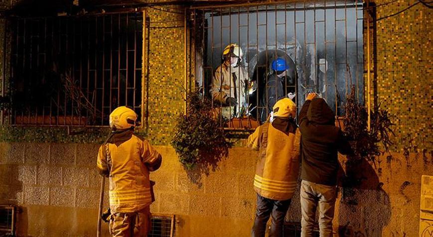 Kadıköyde apartmanda yangın 1i ağır 8 yaralı