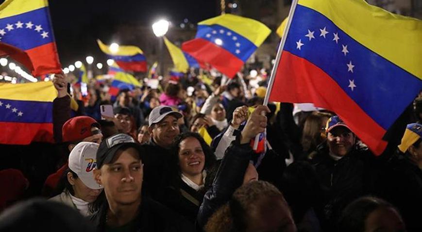 Venezuelada 17 ay sonra bir ilk yaşandı Yasak kaldırıldı