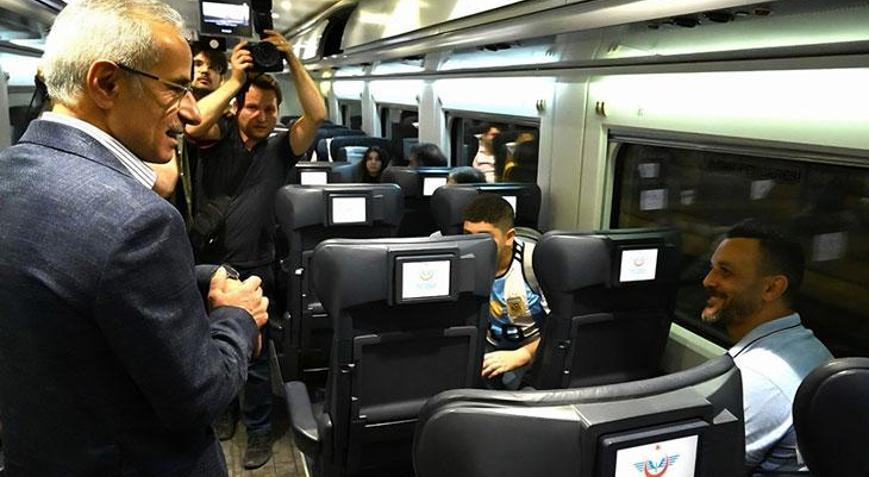 Bakan Uraloğlu: Ara tatilde trenlerde 24 bin kişilik kapasite artışı sağlayacağız