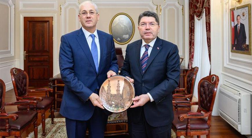 Bakan Tunç, Mısırın Ankara Büyükelçisi el Sheikh ile görüştü